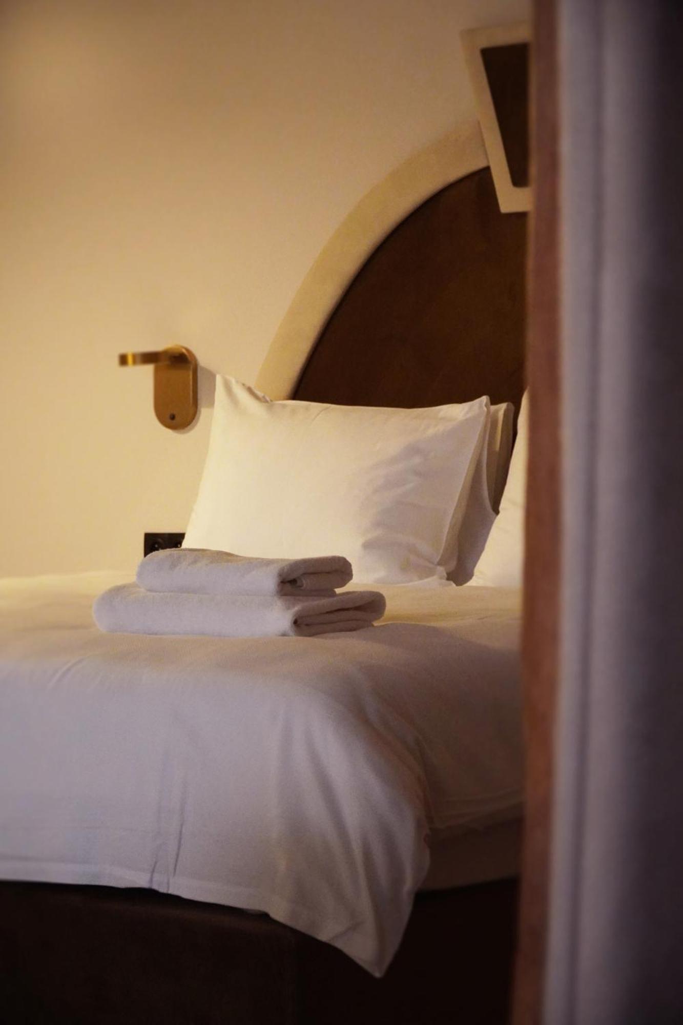 Hotel Pietryna Lodz  Ngoại thất bức ảnh