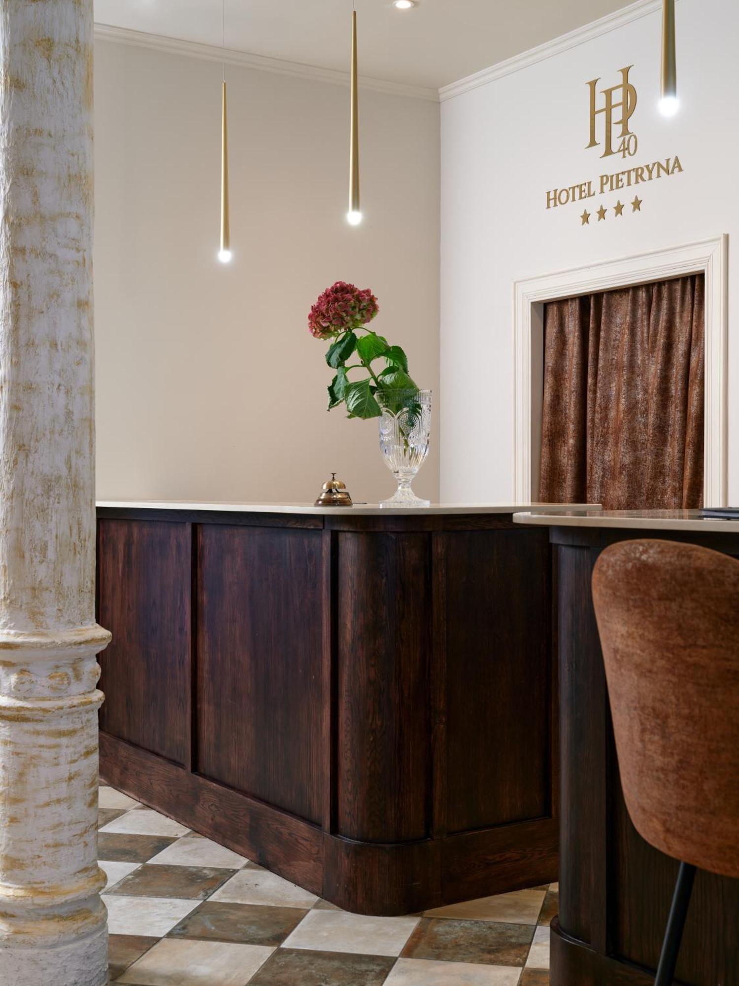 Hotel Pietryna Lodz  Ngoại thất bức ảnh