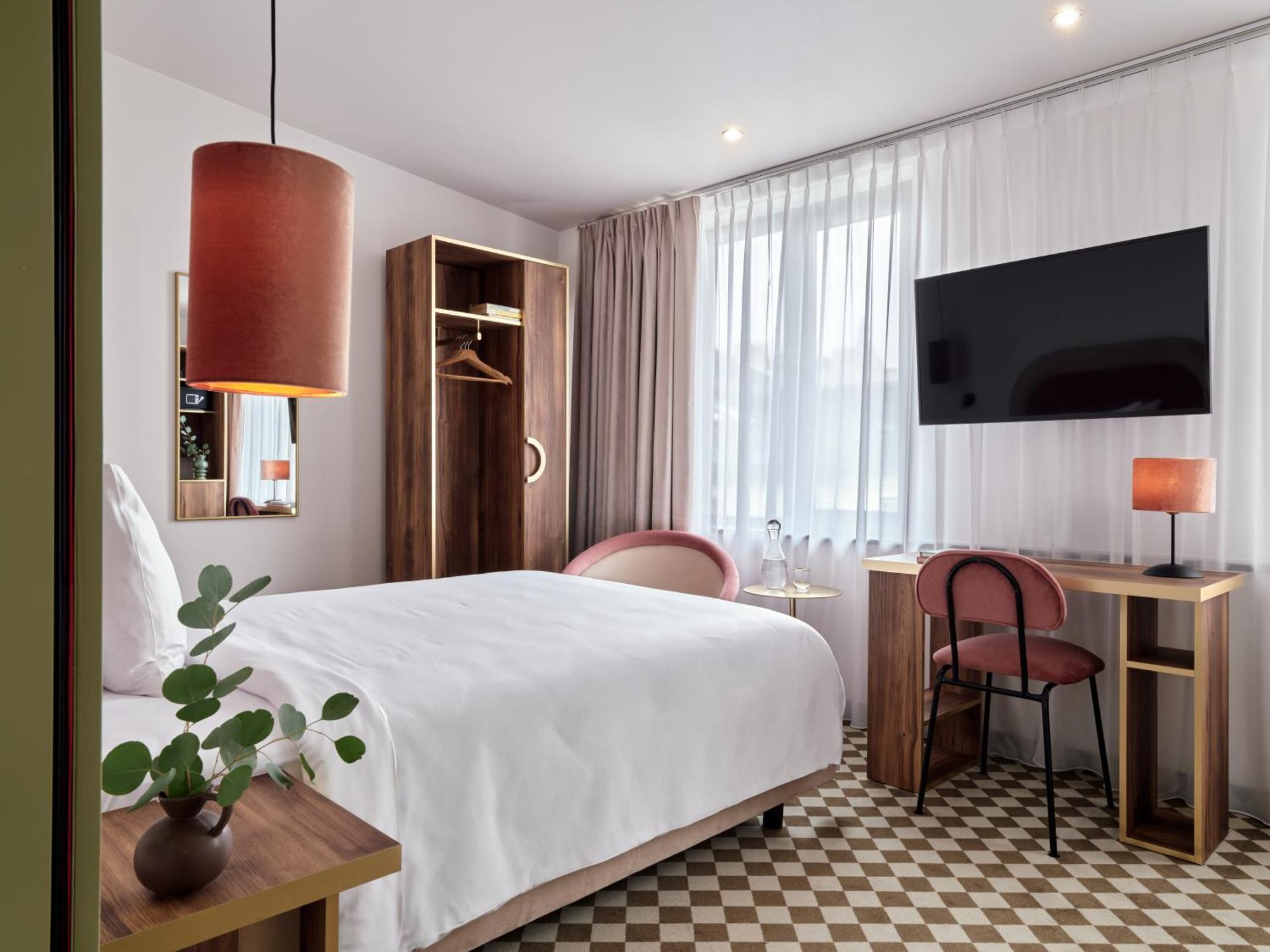 Hotel Pietryna Lodz  Ngoại thất bức ảnh