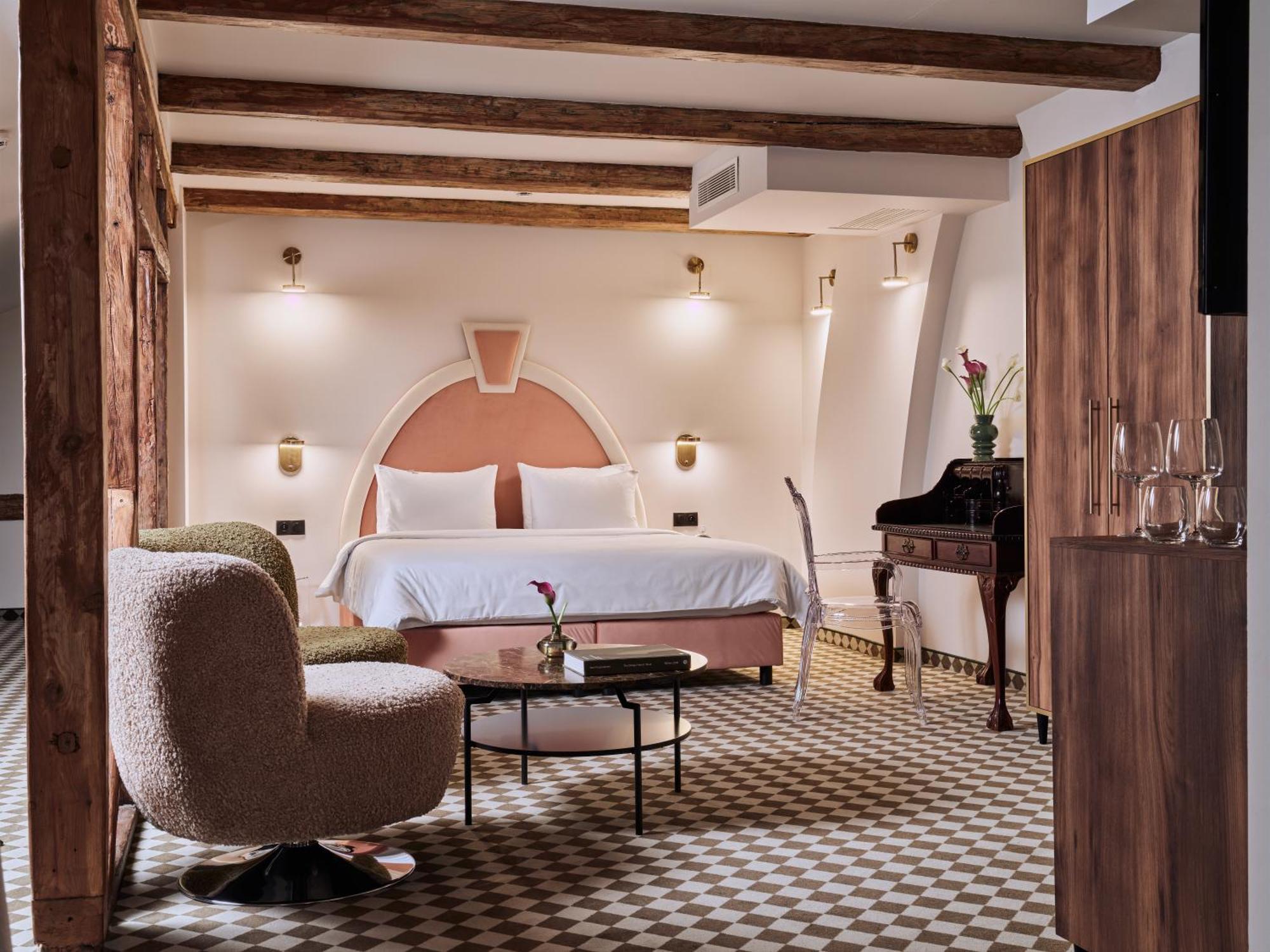 Hotel Pietryna Lodz  Ngoại thất bức ảnh